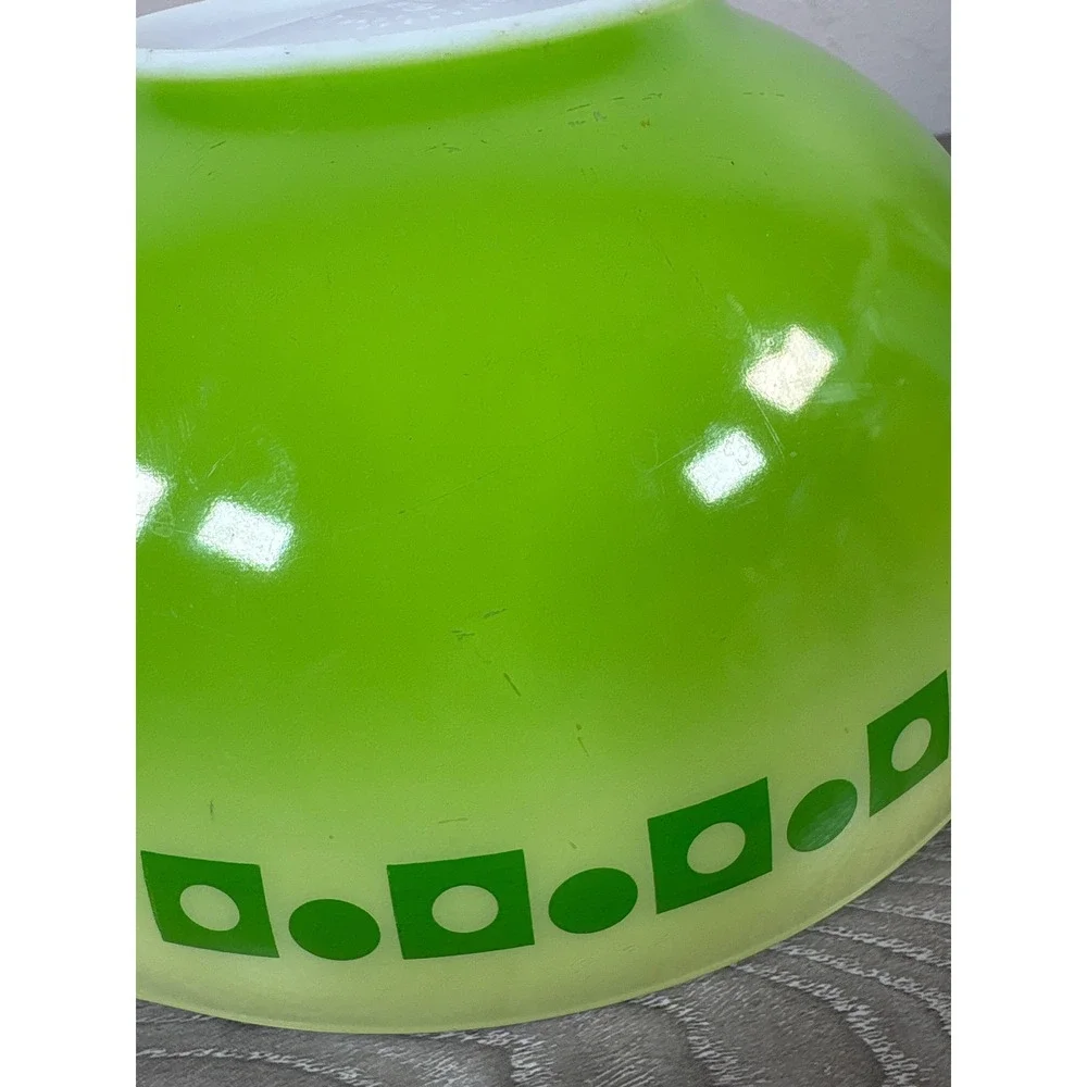 Vintage Pyrex Dot Squares Lime Green Cinderella Mixing Bowl 444 4 QT